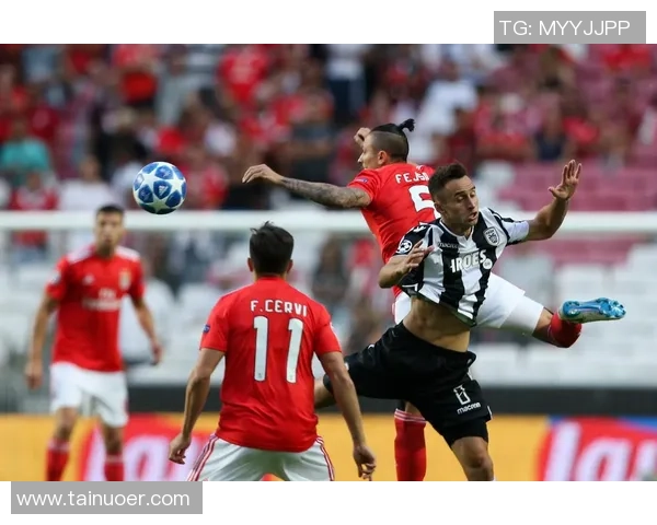 欧冠激战：AC米兰与本菲卡0比0平局乌龙球引发全场热议